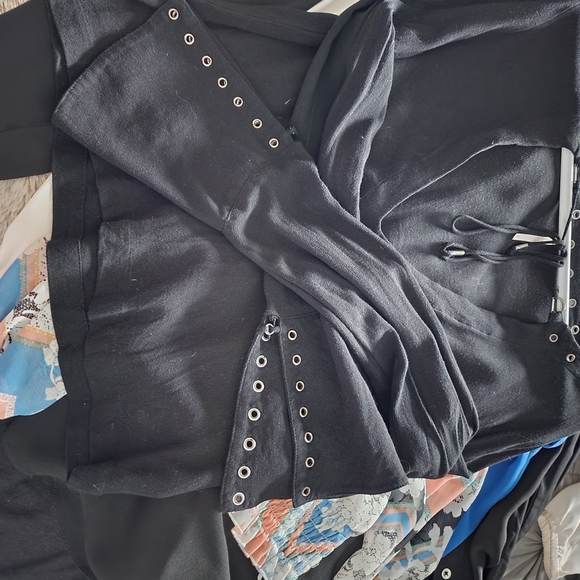 Tops - Picture 7 of 13